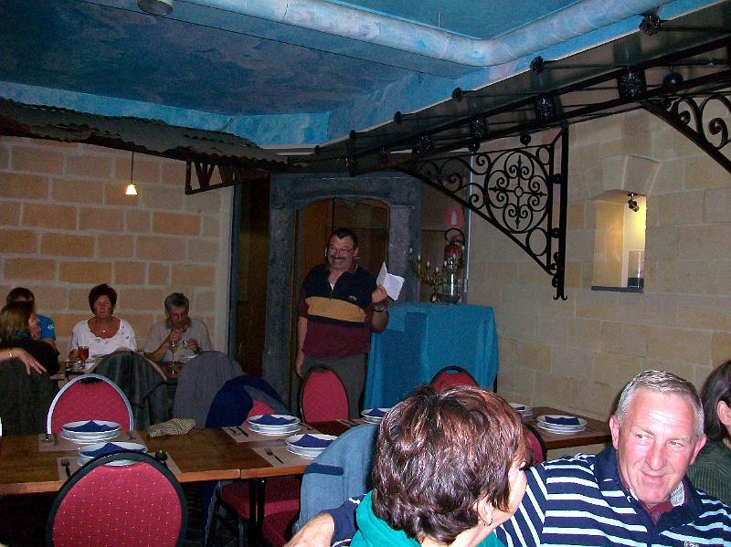 Op weg naar de prijsuitreiking en een lekker diner te Kanne (12).JPG